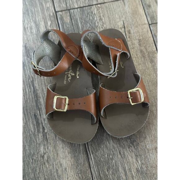 Sun-San Girl Brown Tan Split Leather Buckle Flat Sandals Size 9 - Picture 1 of 6